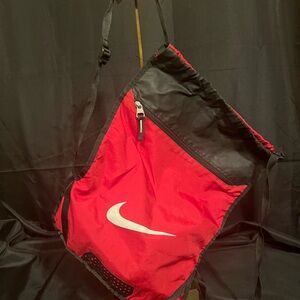 Nike Brasilia Training Gymsack Drawstring Red and Black Men's Bag EUC